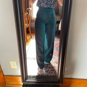 NWOT Unique Vintage green trousers